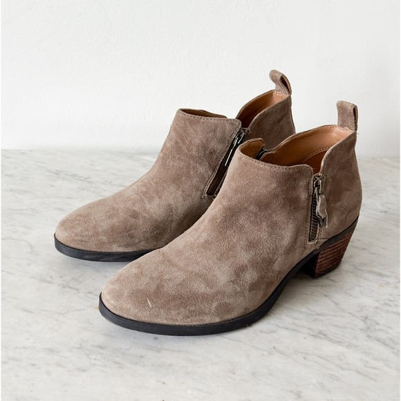 Vionic Cecily Taupe Suede Water Resistant Ankle Boots 6.5 Wide Greige Low Heel - Picture 2 of 8